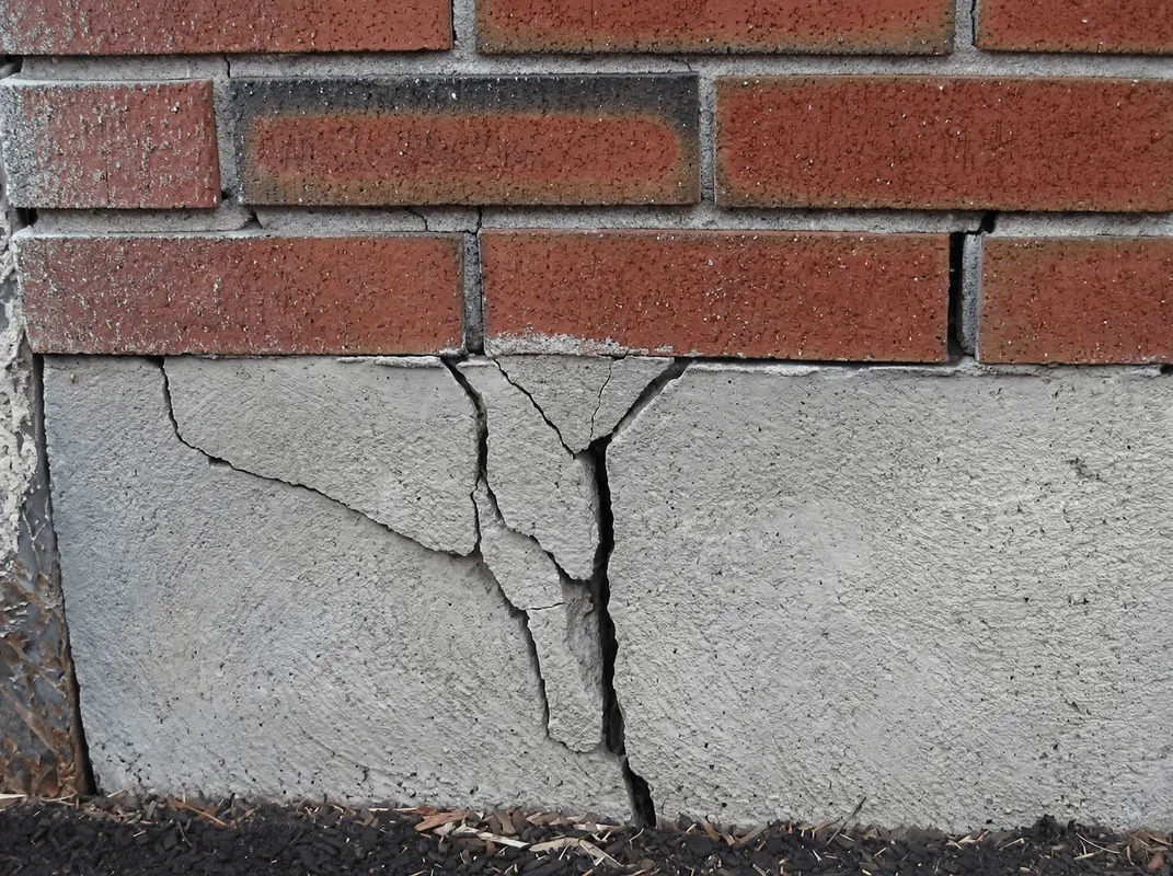 Concrete foundation with serious structural damage in Tempe, AZ